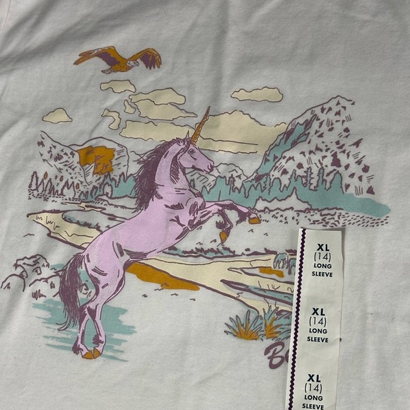 🌺 5 x 25 🌺 Cat & Jack White Long Sleeve Tee with Playful Graphic - Picture 3 of 3